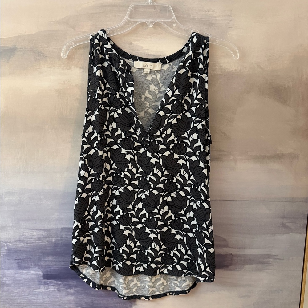 LOFT Black and White Floral Sleeveless Blouse Top